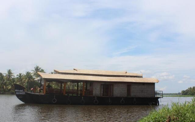 Backwater Retreat Houseboat