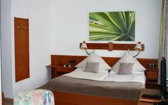 Hotel Und Weinstube Lehn