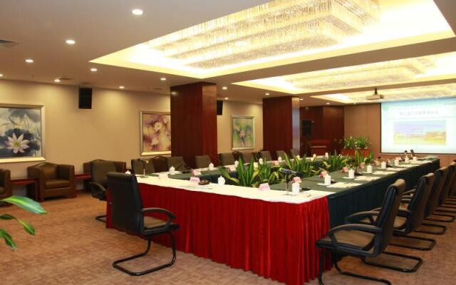 Zhongyi Hotel (Guangzhou Wanda Plaza Lejia Road Metro Station Branch)