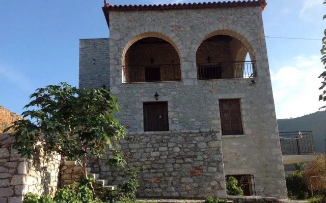 Las - Giannakakoy Traditional Stone Houses