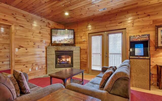 Apple Bear Lodge - Four Bedroom Cabin