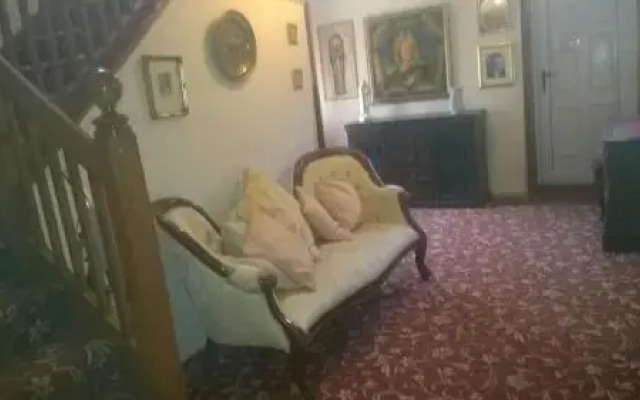 Black Bull A1 Lodge
