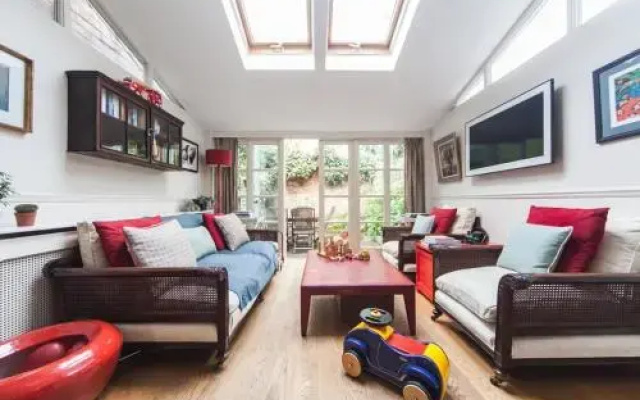 Three Bedroom House in Fulham
