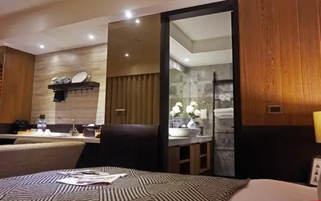 Le Charm Suite