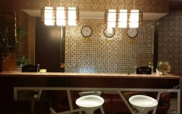 Luzhou Shangyou Hotel