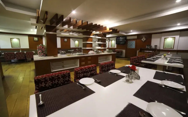 Maple Tree Hotel