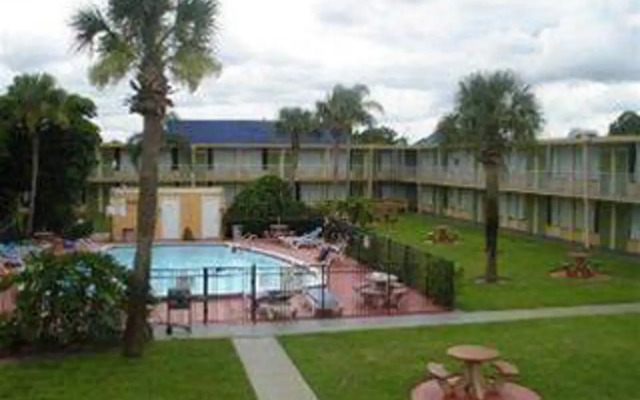 Red Roof Inn Vero Beach - I-95