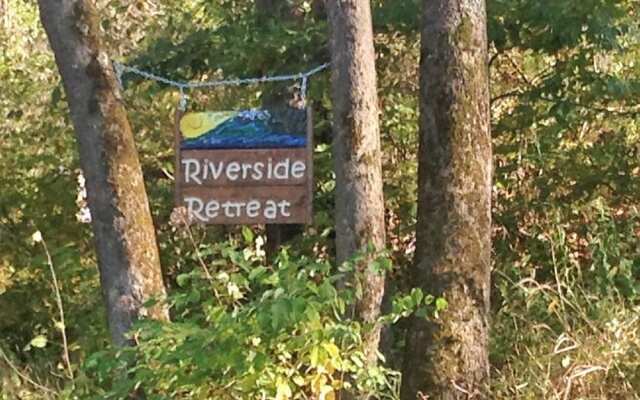 Riverside_retreat