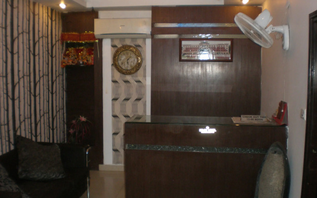 OYO 8627 Hotel Space