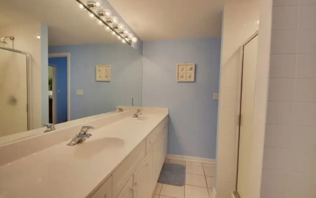 Oceanscape 201 - 3 Br Condo