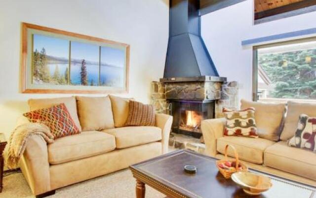 Great Condo In Popular Kingswood Village