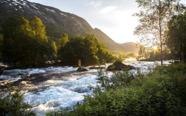 Jølstraholmen Camping og Hytter