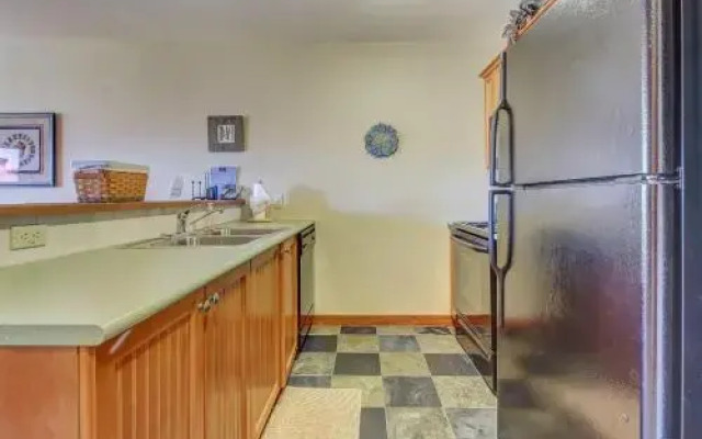 Eagle Springs East 402: Buffaloberry Suite