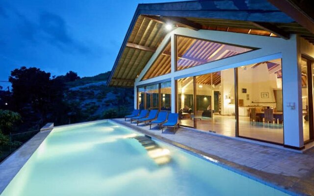 The Glasshouse Victoria, Kandy