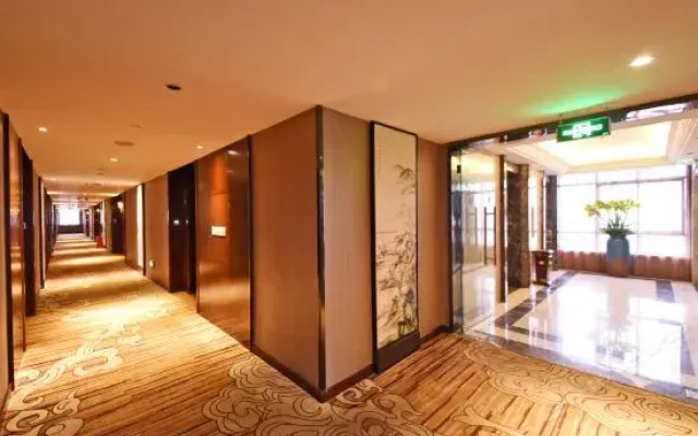 Yixin Yayue Hotel (Changsha Red Star Exhibition Desiqin Plaza)