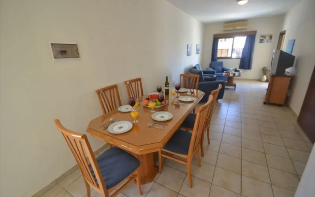Daphne Apartment