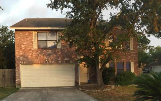 Home Between Seaworld And Six Flags