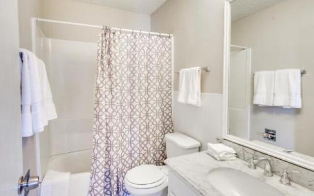 Riverside West Nashville Condo by RedAwning