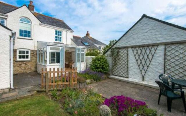 One Old School Cottages