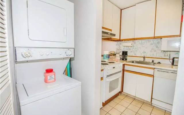 Kahana Sunset C4 - Two Bedroom Condo