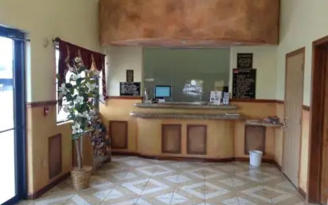 Woodland Inn and Suites