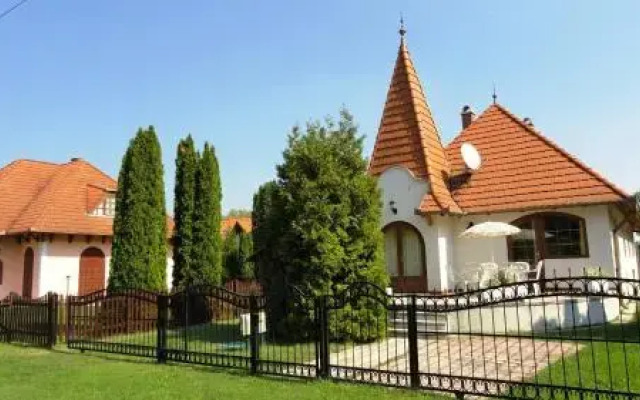 Tornyos Villa