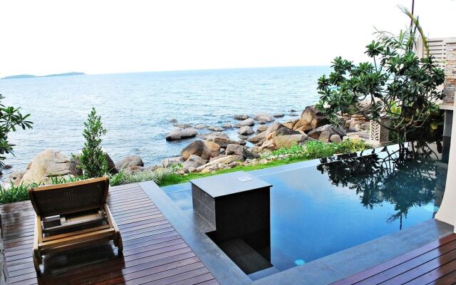 Sea Front Pool Villas by The Sarann