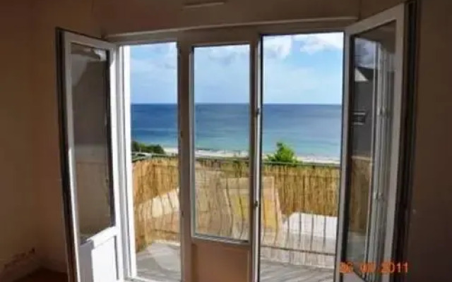 Fenetre Ouverte Sur La Plage