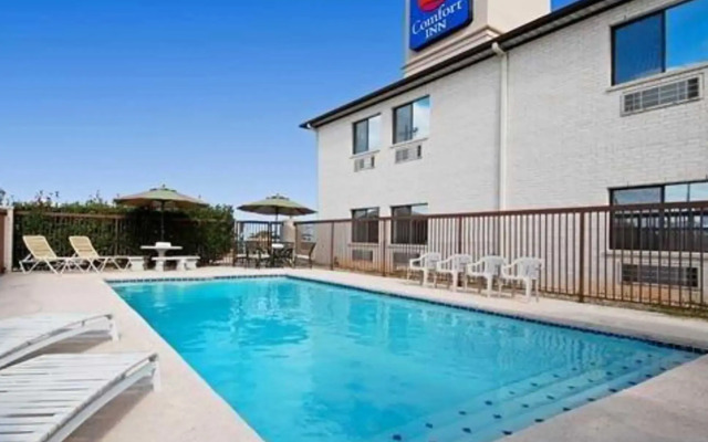 Rodeway Inn & Suites