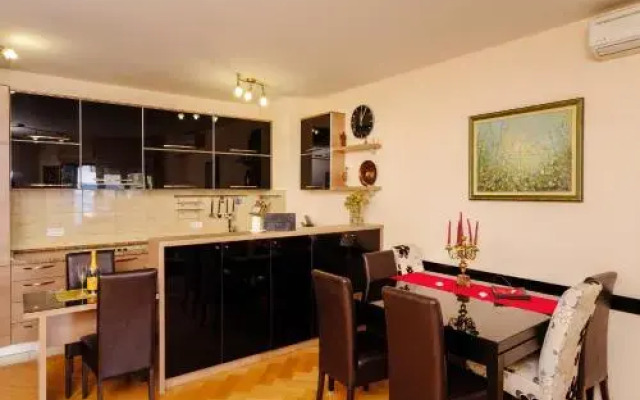 Apartment Sahala