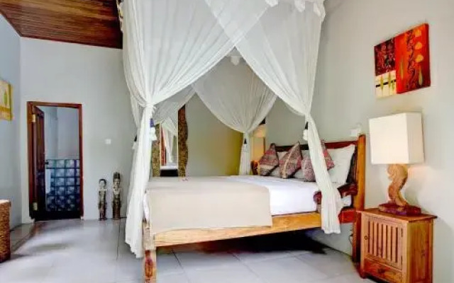 Villa Taman Rahasia
