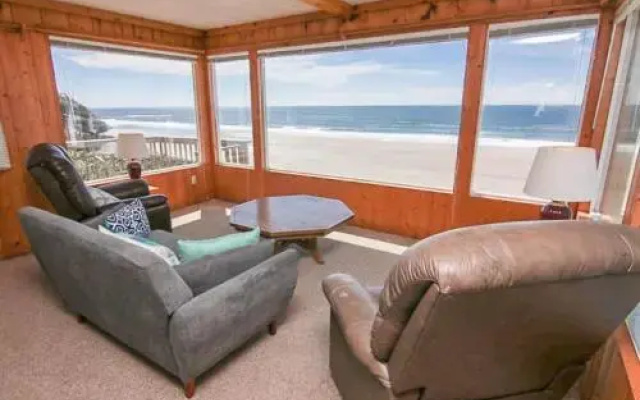 Pacific Peace - 1 Br home by RedAwning
