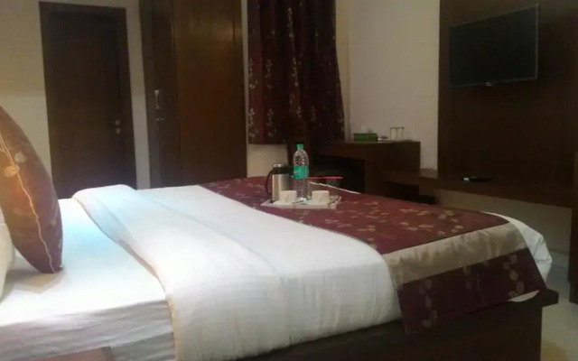 OYO Rooms Noida Expressway Sector 44