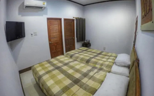 Chandra Varin Hometel