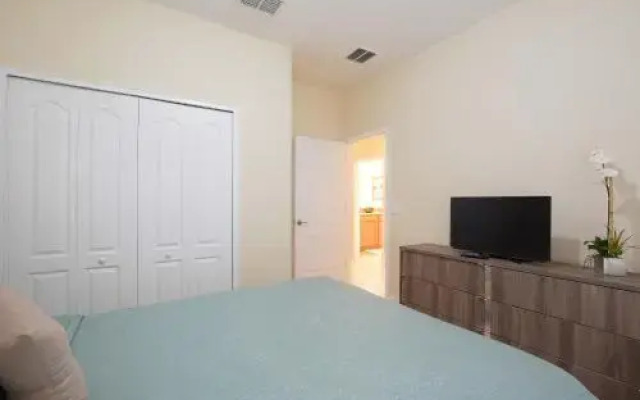 Five Bedrooms TownHome with Pool 4849