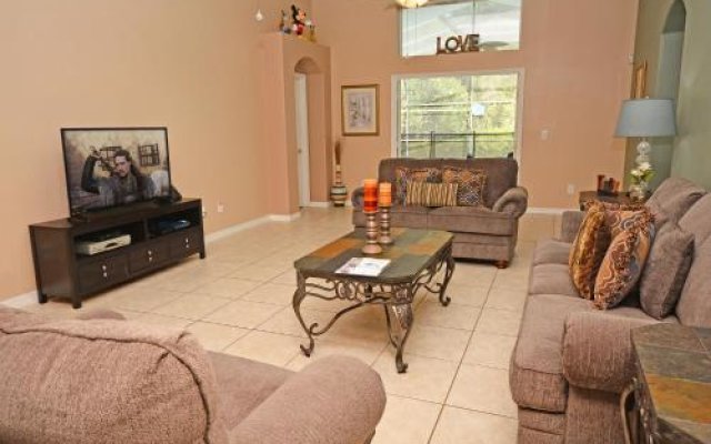 2589OL Forest View Drive 5 Br villa by RedAwning