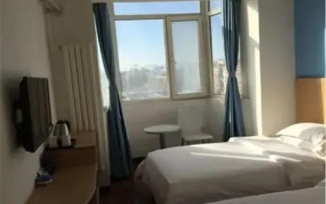 Super 8 Fengtai Railway Station East Street Branch