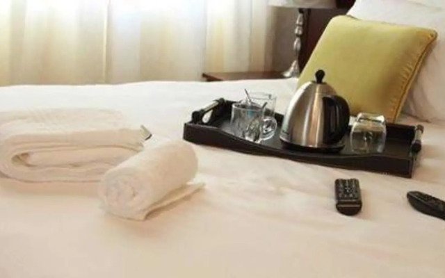 1st Class Manor B&B