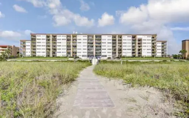 Recently Renovated Ocean Front Condo by RedAwning