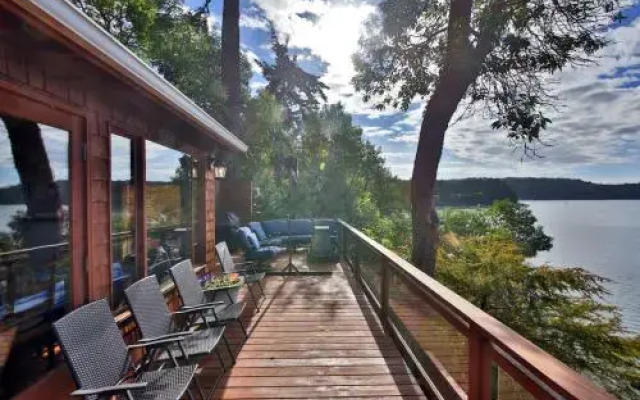 The Evans Beach House