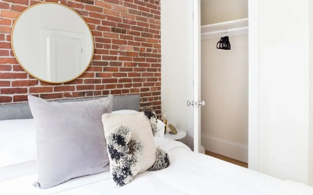 Contemporary South End Suites by Sonder