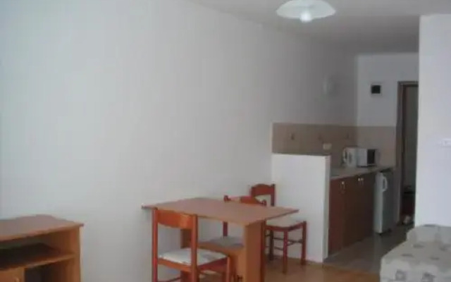 Lantos Apartmanház