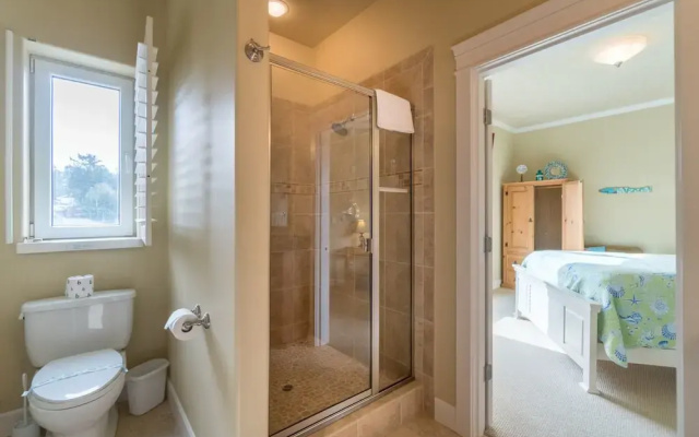 Windward at the Regatta 2 Br condo by RedAwning