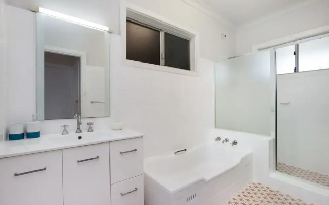 Ocean St 8 - Fishermans Bay