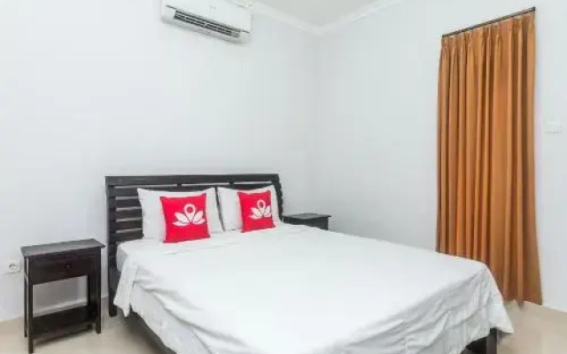 ZenRooms Seminyak Gang Rahayu