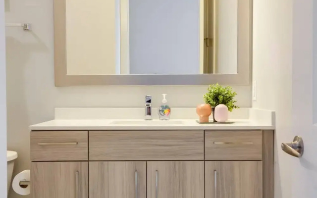 Stunning 1BR Apt In Uptown Near Ballpark