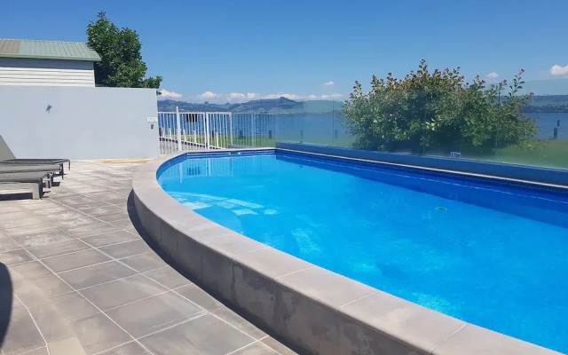 Waimahana 4 by Luxury Lakeside Accommodation