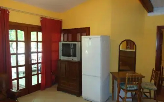 Holiday Apartmanház