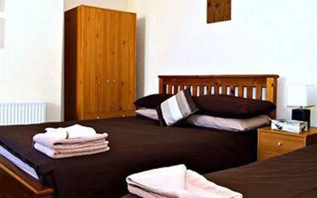 Devonia Lodge