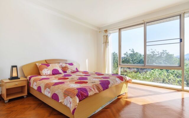 Baan Sansaran by Favstay